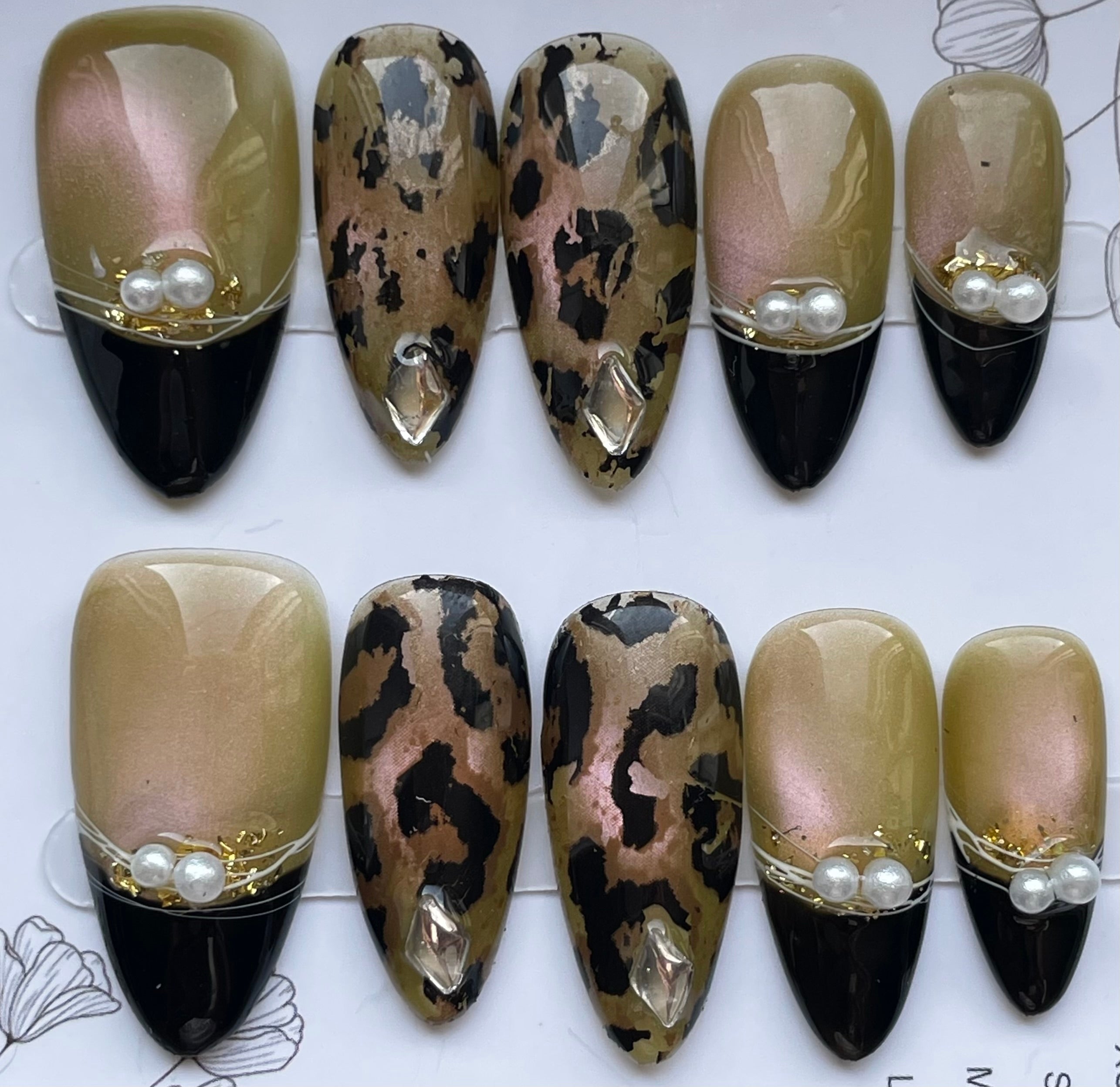 Animal print black tip