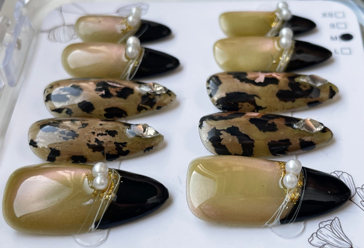 Animal print black tip