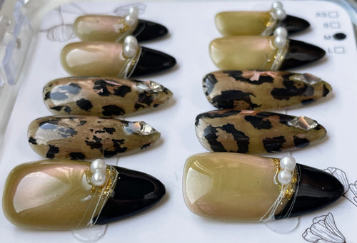 Animal print black tip