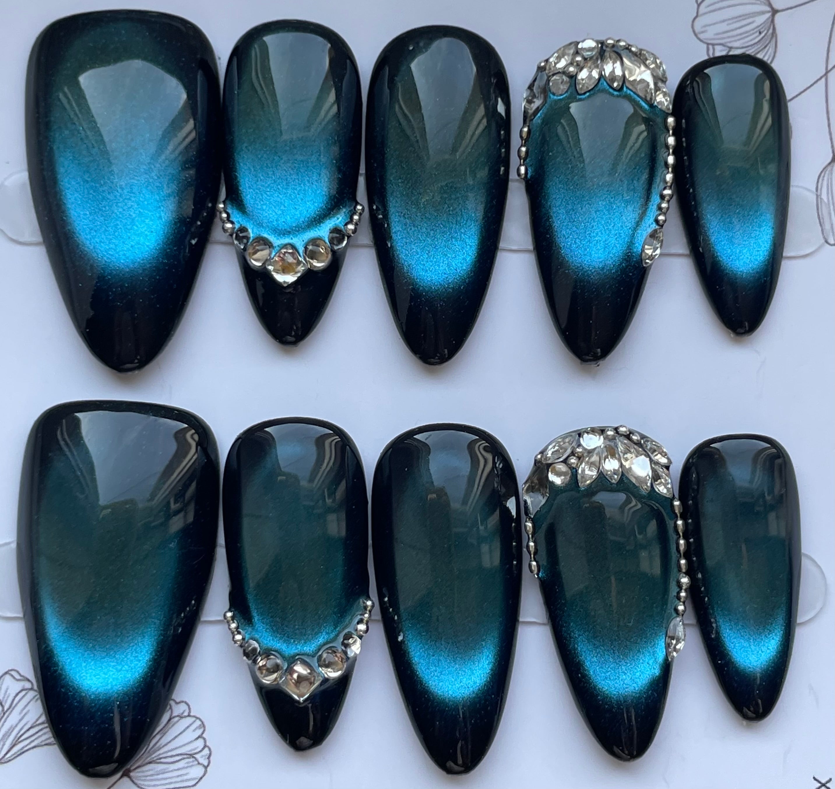 Sapphire cat eye gem