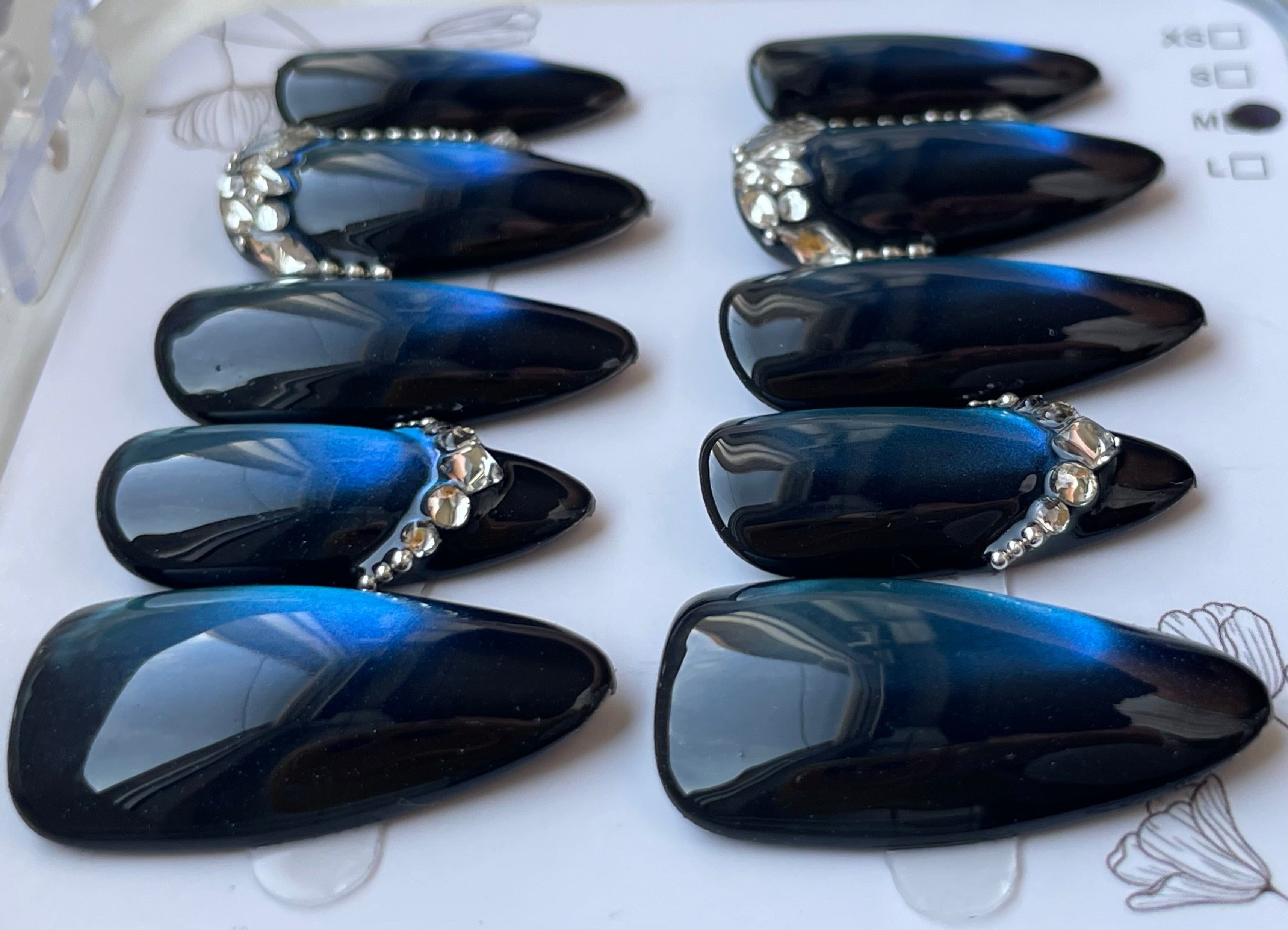 Sapphire cat eye gem