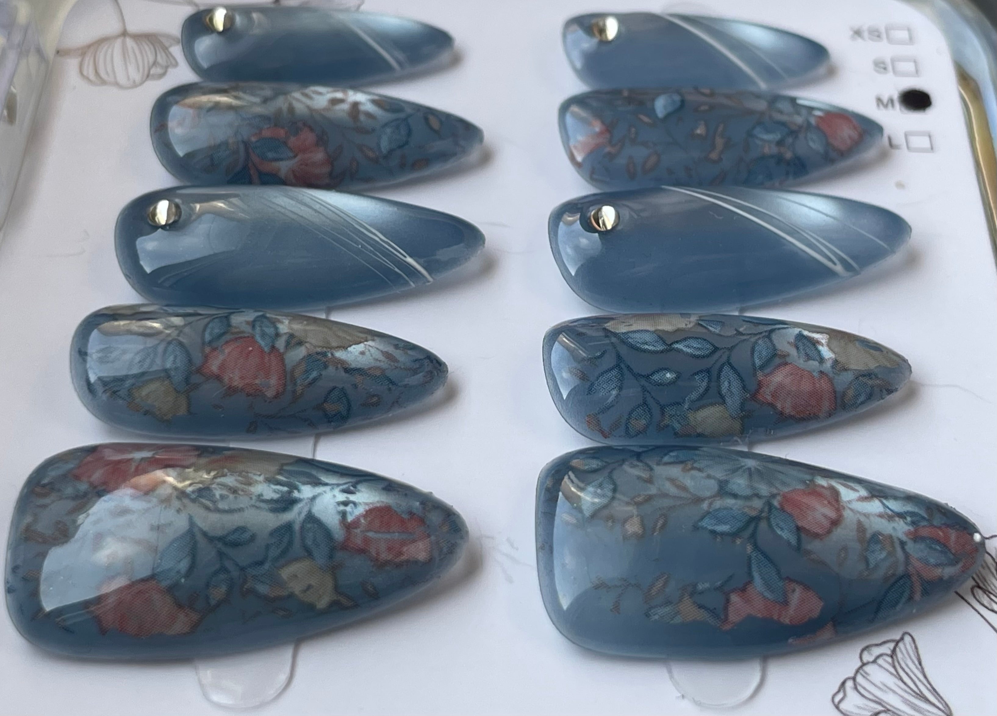 Blue cat eye floral almond