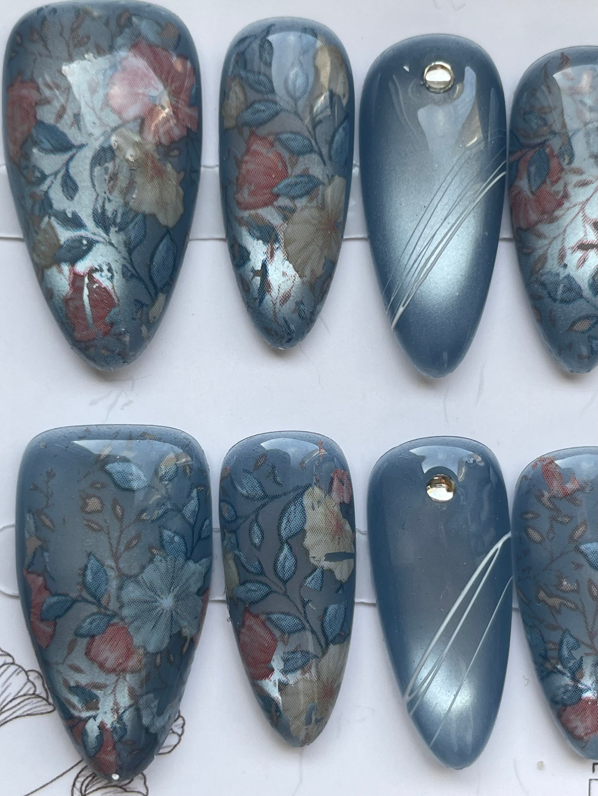 Blue cat eye floral almond